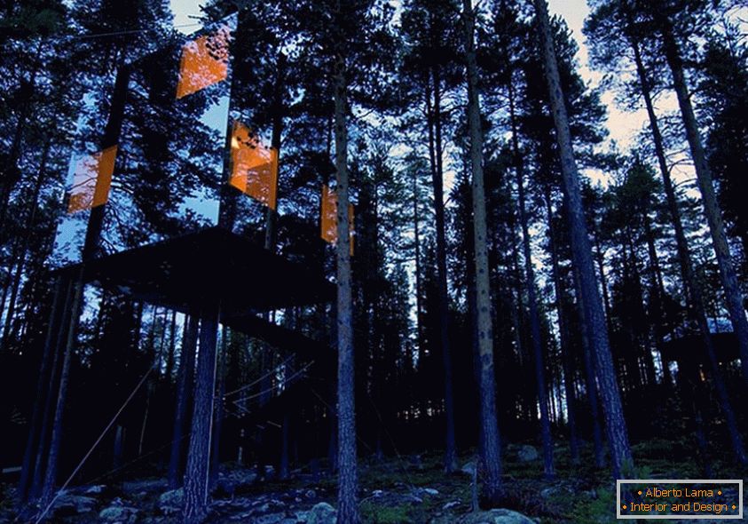 Люстэрка Tree House (Швецыя)