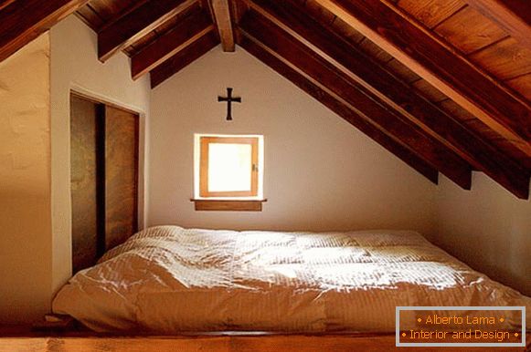 Спальня маленькага катэджа Innermost House ў Паўночнай Каліфорніі