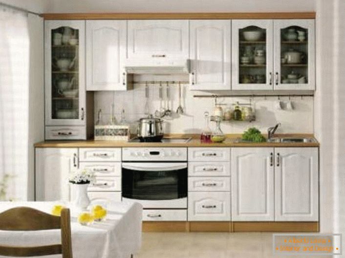 Просты, сціплы дызайн кухні ў скандынаўскім стылі - выдатны прыклад элегантнага афармлення.