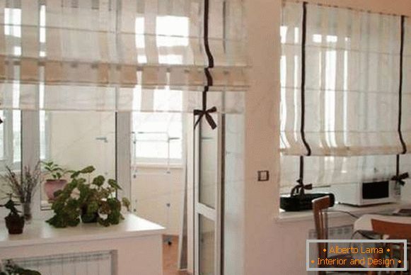 рымскія шторы на кухні на балконныя дзверы, фота 21