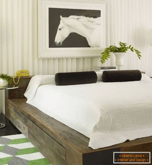 Сучасны дызайн спальні 2016 у белым колеры і з незвычайным дэкорам