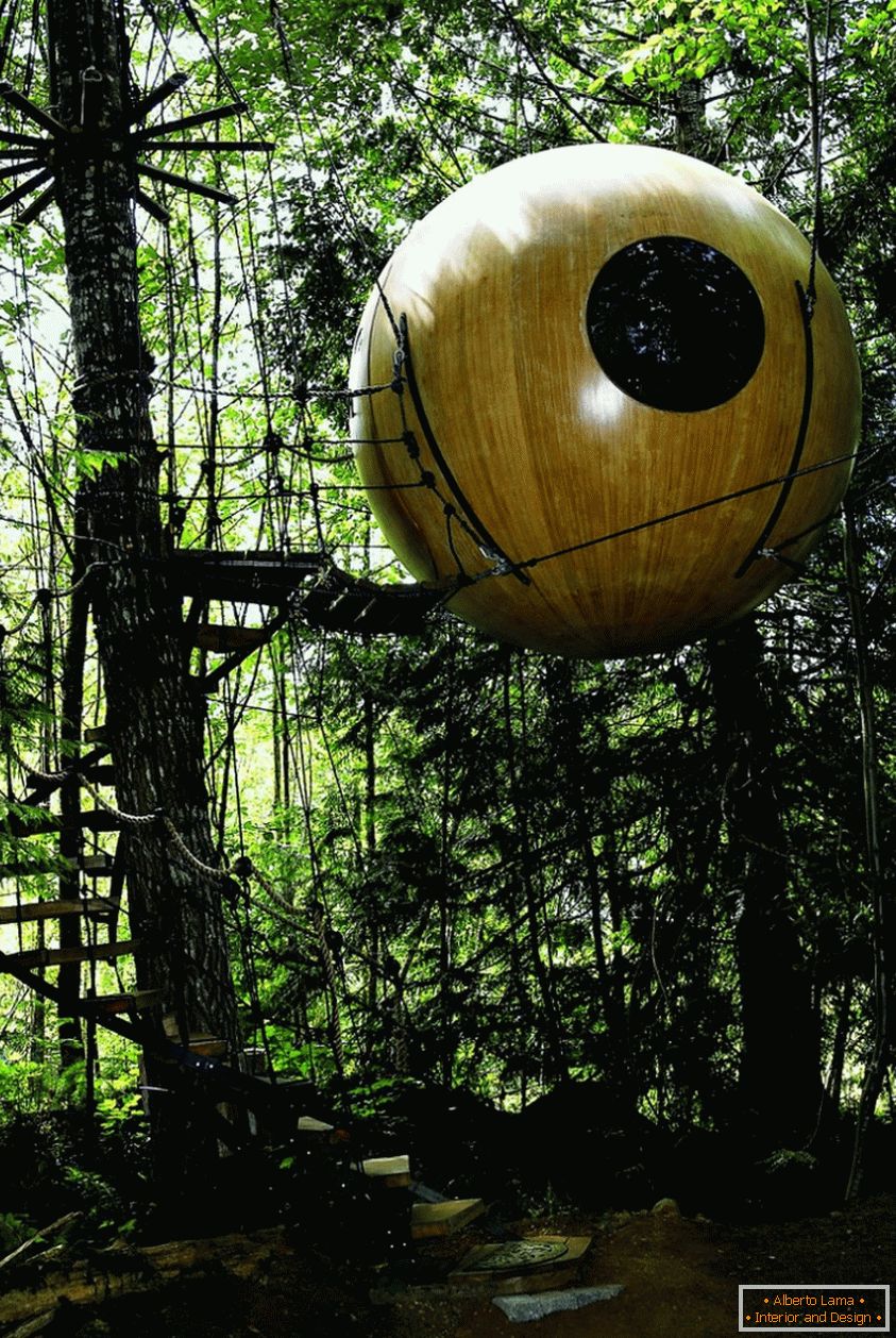 Free Spirit Sphere Treehouses (Канада)