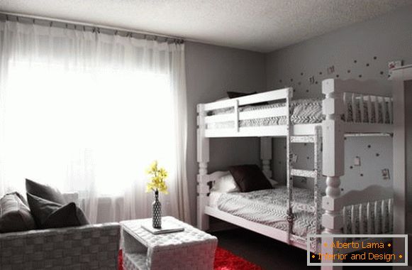 Элегантная спальня ў белым колеры