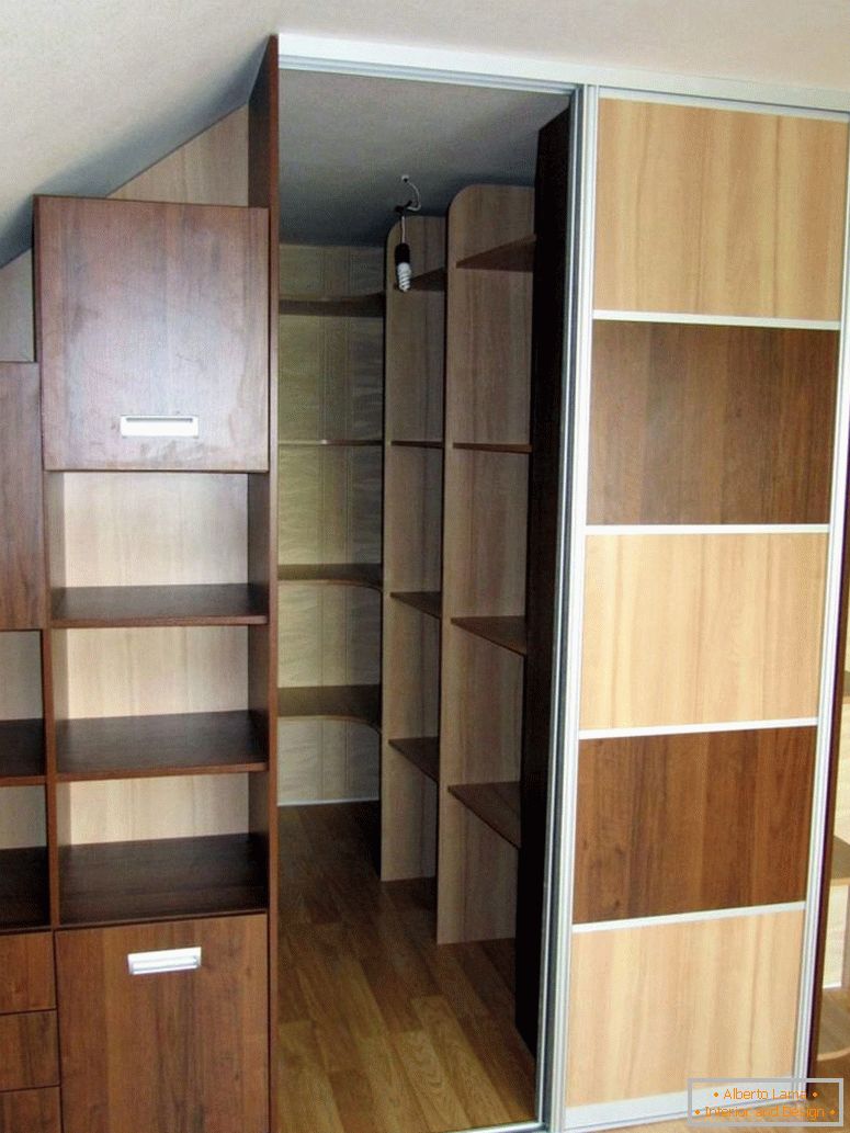 Гардэробная 2 кв. м. - фота цікавых варыянтаў дызайна