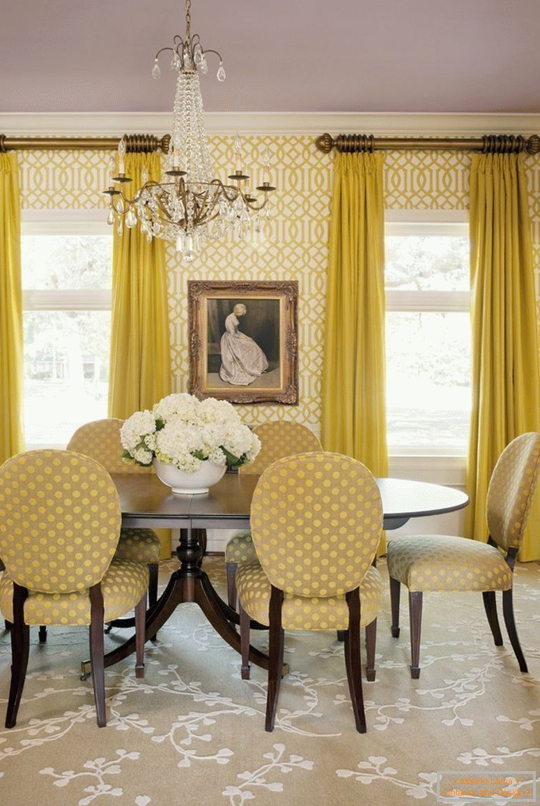 Горчичная столовая. Желтые шторы в интерьере. Шторы горчичного цвета в интерьере гостиной. Шторы к желтым стенам. Лимонные шторы в интерьере.