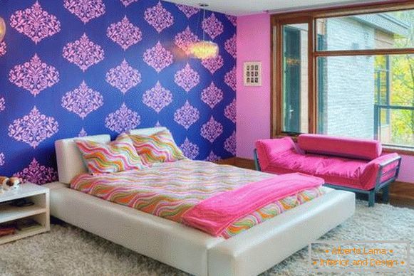 Дызайн абклейвання сцен рознымі шпалерамі - фота спальні