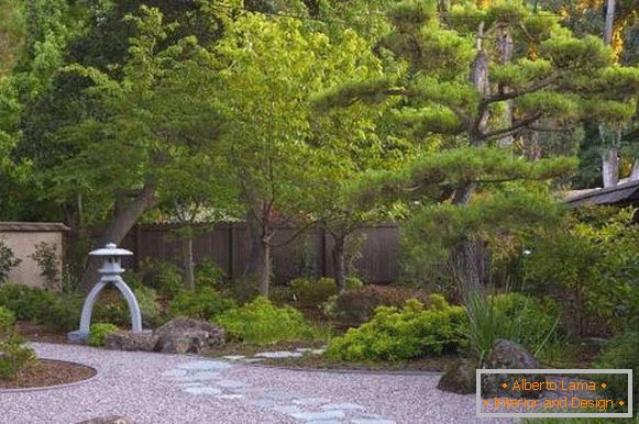 Садовыя дарожкі - фота ў японскім стылі