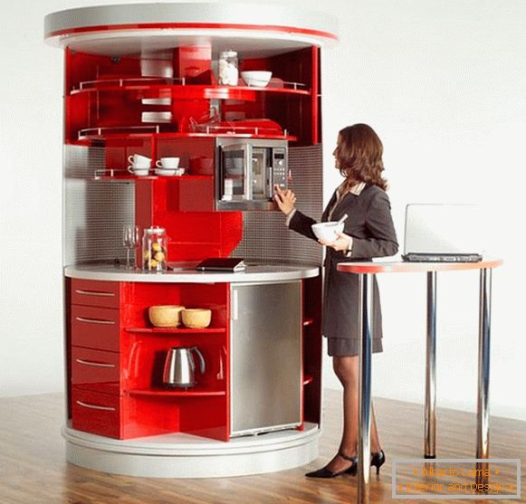 Функцыянальны кухонны шафа ад Compact Concepts