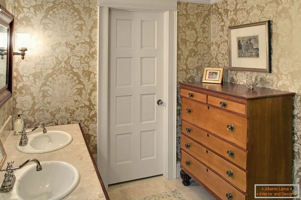 шпалеры дамаск в ванной комнате