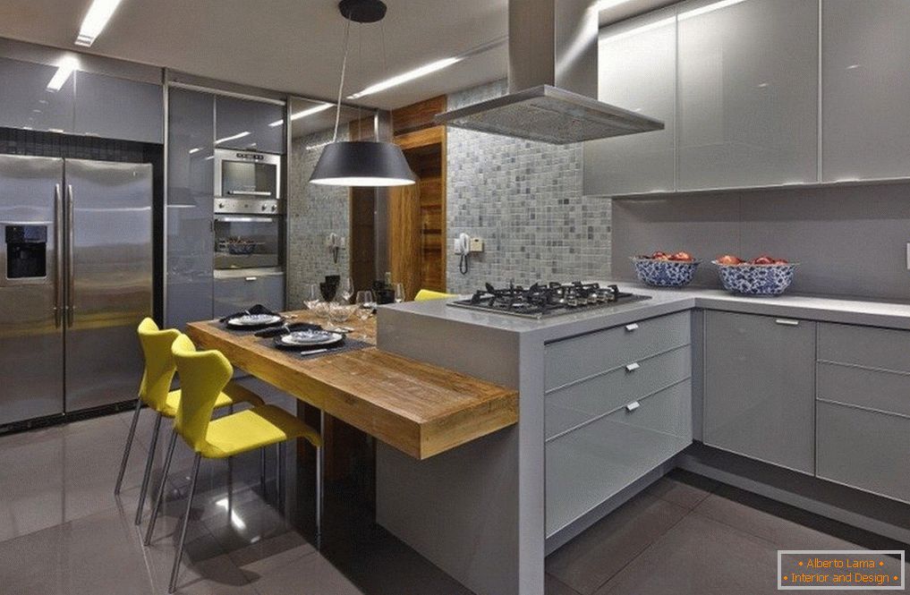 кухня с дизайном в серых тонах