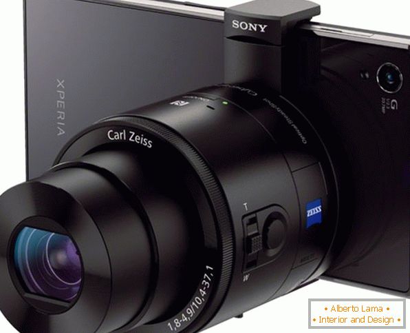 Sony Cyber-Shot QX аб'ектыў на смартфоне